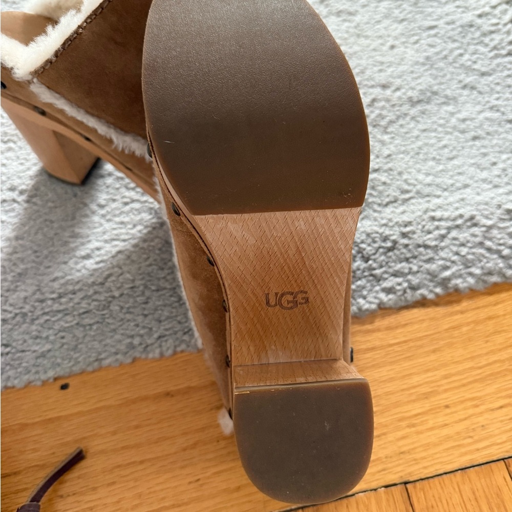 Shearling-Lined Tan Clogs - image 3